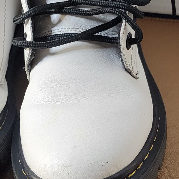Dr. Martens 1460 Women's White Smooth Leather Boots size 7 - Picture 8 of 9